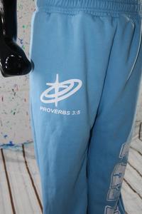 Ensemble de survêtement personnalisé en molleton français 300 GSM pour homme, sweat-shirt à col rond et pantalon, imprimé en sérigraphie, vert kaki, vêtements de fitness finerthreds - Product Image 4