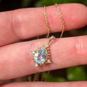 จี้รูปหยดน้ำทรงมรกตประดับอะความารีนแบบวินเทจ พร้อมสร้อยคอเงินแท้ 925 ชุบทอง 14K ได้รับการรับรองจาก IGI  หินประจำเดือนมีนาคม - Product Image 1