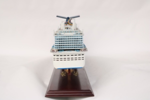 เรือไม้จำลอง CARNIVAL LIBERTTY รุ่น CS0012P งานฝีมือทาสี ของสะสมสำหรับตั้งโชว์ ตกแต่งผนัง ผลิตในเวียดนาม ยี่ห้อ Gia Nhien - Product Image 4