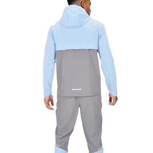Veste coupe-vent pour homme, légère, personnalisée, à la mode, avec bande réfléchissante, capuche réglable, 100% polyester, vente chaude - Product Image 4