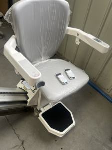 Elevador de Escaleras Hidráulico Plegable de Alta Calidad, Hecho a Medida, con Capacidad de Carga de 150 kg, Mástil Vertical, Ahorra Espacio, Nuevo - Product Image 5