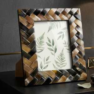 Cadre photo artisanal en résine multicolore avec incrustation d'os, motif mosaïque artistique unique, forme et dimensions personnalisables, pour table - Product Image 6
