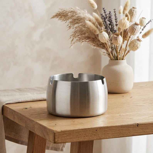Cendrier compact en métal pour bureau, balcon et jardin - Product Image 6