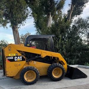 Chargeuse compacte sur pneus Cat 236D avec moteur haute efficacité, garantie 4 ans, moteur et boîte de vitesses à vendre - Product Image 5