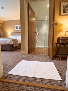 Tapis de bain en coton 100% à séchage rapide, design personnalisé en relief, respectueux de l'environnement, pour hôtel, spa et resort - Product Image 4