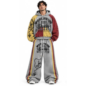 Nuevo Conjunto Deportivo para Hombre, Estampado, Grueso, con Capucha, en Gris, Rojo y Amarillo, Corte Regular, Estilo Urbano - Product Image 2