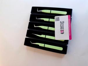 Nouvel ensemble de pinces à cils en acier inoxydable vert de précision, antistatiques, à pointe lisse de 10 mm, avec emballage personnalisable et logo sur boîte - Product Image 2
