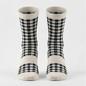 Free Design Women Compression Running <b>Socks</b> Cushion Crew Oem Custom Athletic Support Performance Breathable Fit Customized Color - Product Image 1