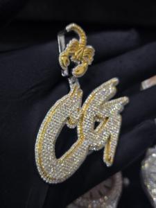 Pendentif Lettre Personnalisée Hip Hop pour Homme en Argent Sterling 925 avec Diamant Moissanite VVS Certifié, Design Scorpion, Plaqué Rhodium - Product Image 2