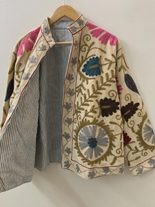 Chaqueta de Terciopelo Bordada a Mano con Diseño Suzani para Mujer, Estilo Bohemio, Ropa de Abrigo Floral de Invierno - Product Image 2