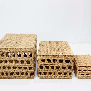 Boîte de rangement rustique en jacinthe d'eau naturelle tressée à la main avec couvercle, ensemble - Product Image 5