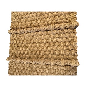 PALM MAT/TAPIS ANTIDÉRAPANT Marchez en toute confiance: Tapis antidérapant de haute qualité pour les routes de montagne - Product Image 1