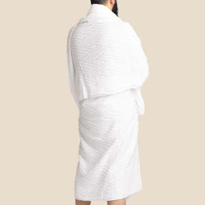 Nouvel Arrivage : Ensemble de serviettes en coton blanc deux pièces de qualité supérieure pour hommes, idéal pour le Hajj et l'Omra, doux, absorbant et respirant, pour le pèlerinage islamique. - Product Image 5