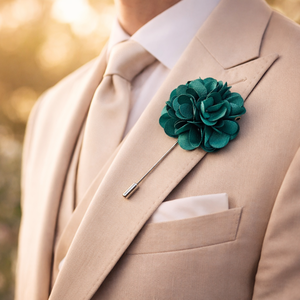 Pin de Solapa Clásico con Diseño de Flor Esmaltada y Duradera para Hombre |   Broche de tela hecho a mano |   Blazer Formal para Novio, Accesorio para Boda - Product Image 4