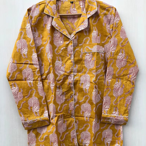 Conjunto de Pijama de Manga Larga 100% Algodón con Estampado de Tigre Personalizado en Color Amarillo para Mujer a Precio de Mayoreo - Product Image 2