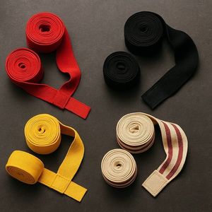 Bandages de boxe et de maintien des poignets en nylon rouge avec double anneau de fermeture – Bandes élastiques extensibles pour l'entraînement de boxe/MMA, longueur 2,5 m - Product Image 1