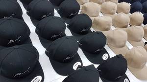 หมวกแก๊ปทรง Trucker แบบ 6 แผง ปรับแต่งได้ ระบายอากาศดี ด้านหลังเป็นตาข่าย ด้านหน้าเป็นผ้า ดีไซน์น้ำหนักเบา เหมาะสำหรับกีฬากลางแจ้ง แฟชั่นลำลอง - Product Image 6