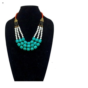 Collier artisanal de luxe sur mesure, de la meilleure qualité, magnifiquement poli, en résine, pour femmes. - Product Image 2