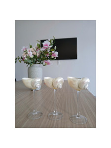 Verres à vin en coquille de conque naturelle faits à la main, tasses en coquille d'escargot de haute qualité avec un style sophistiqué, bon prix - Product Image 3