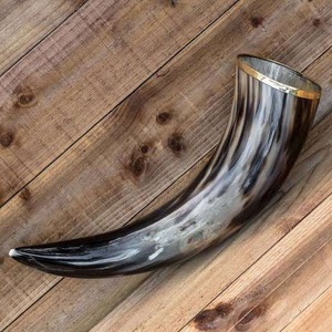 Chope à boire artisanale authentique en corne naturelle, style Viking, pour bière, cidre, miad et whisky - Product Image 1