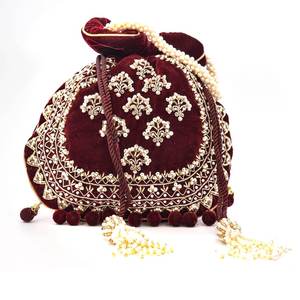 Pochette de soirée ovale en soie noire faite à la main avec broderie dorée, perles et pompons - Product Image 3