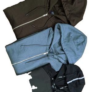 เสื้อฮู้ดซิปสำหรับผู้ชายใส่ทำงานในฤดูหนาว พิมพ์โลโก้ได้ สีพื้น แขนยาว ลายดีไซเนอร์ ผ้าฝ้าย 100% - Product Image 2