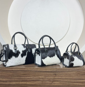 Nouveaux sacs de voyage en cuir de vachette à poils faits à la main personnalisés, sacs de week-end vintage en cuir véritable pour hommes et femmes - Product Image 4