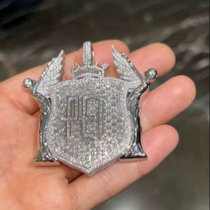 Pendentif Bouclier Personnalisé, Collier Couronne Sertie de Pierres, Logo Personnalisé, Moissanite, Plaqué Or, Bijoux de Luxe Hip Hop Chrétien - Product Image 1