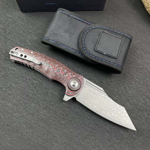 Couteau pliant de chasse et de camping en acier de Damas avec manche en fibre de carbone, personnalisable OEM, cadeau pour homme - Product Image 1