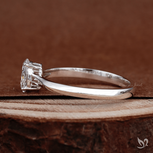 Bague de fiançailles ovale de luxe petite taille 0,50 CT, diamant de laboratoire certifié IGI, solitaire à double sangle en or 10K pour cadeau de mariage - Product Image 2