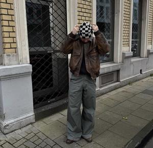 Blouson Bomber Unisexe OEM 100% Cuir Véritable Marron Grande Taille Imperméable Respirant Coupe-Vent pour l'Hiver Chaud en Coton - Product Image 4