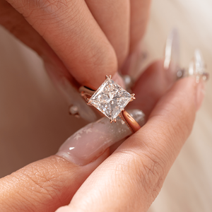 Anillo de Oro Real con Diamante de Laboratorio de 4 Quilates Personalizado, Anillo de Boda de Doble Garra Inspirado en la Naturaleza, Hecho a Mano - Product Image 6