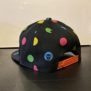 Casquette Snapback 6 panneaux réglable unisexe style streetwear, motif requin dessin animé léopard noir, avec chaînes décoratives, impression par transfert thermique, en fil de coton - Product Image 2