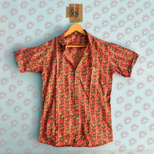 Chemise à manches courtes pour homme, col en V, 100 % coton, motif floral, personnalisable, écologique, imprimée à la main - Product Image 4