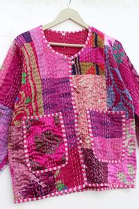 Chaqueta Acolchada Kantha Patchwork Colorido En Seda Y Algodón Con Botones Pequeños - Product Image 4