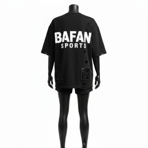 Ensemble t-shirt et short en coton lourd et polyester pour femme, style streetwear, avec patch brodé personnalisé, 100% coton. - Product Image 2