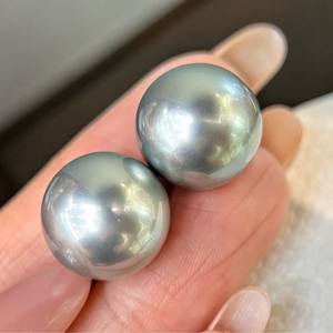 Pendientes de Botón Redondos Finos de 10-11 mm, Plata de Ley S925 y Chapados en Oro con Perla Negra Natural, Caja de Regalo Incluida, Venta al por Mayor del Fabricante - Product Image 2