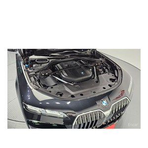 BMW Série 7 740i SDrive M Sport 2023 avec boîte de vitesses automatique, direction à gauche, 21 893 km, excellent état - Product Image 6