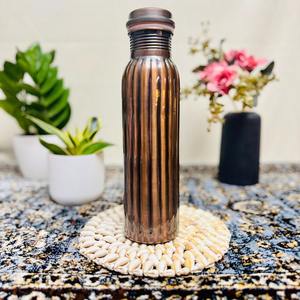 Bouteille d'eau en cuivre naturel brillante pour le yoga, la remise en forme, l'hydratation et la détoxification, bouteille en cuivre pur, vaisselle en cuivre martelé, ayurvédique - Product Image 4