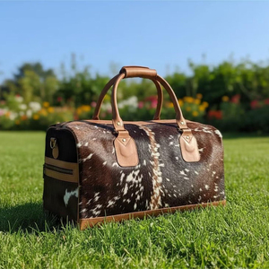 Bolsa de Viaje de Cuero Vacuno con Cierre de Cremallera, Diseño Resistente - Product Image 1