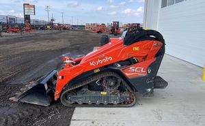 รถตักขนาดเล็กแบบยืนขับ KUBOTA SCL1000 ปี 2025 สภาพใช้งานมาแล้ว บุ้งกี๋ปรับปรุงใหม่ - Product Image 2
