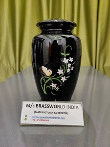 Urna de cremación para adultos pintada a mano por Brassworld India Premium Funeral Supplies - Product Image 4
