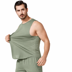 Débardeur Homme Vert Uni Sans Manches Col Rond Crocheté Respirant Sport Décontracté Entraînement Logo Avant 100% Polyester - Product Image 1