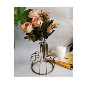 Jarrón de metal de bronce de Estilo Vintage rústico con detalles intrincados adecuado para uso decorativo en el hogar, la boda o la oficina - Product Image 5