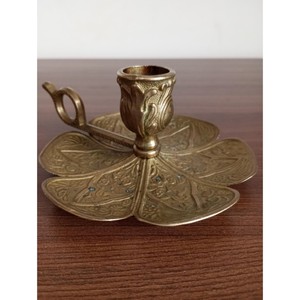 Candelero de Latón Vintage con Diseño Floral en Relieve, Decoración Duradera para el Hogar, Portavelas de Metal - Product Image 4