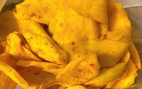 Zacht gesneden gedroogde mango met chili-zout smaak - zoete tropische mango snack, Vietnamese oorsprong, premium kwaliteit, groothandel