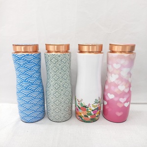 ขวดน้ำทองแดงพรีเมียมพร้อมฝาปิดแน่นหนา เหมาะสำหรับการดื่มน้ำประจำวัน ช่วยเสริมสุขภาพและดีไซน์ทันสมัย ใช้ได้ทั้งที่บ้านและการเดินทาง - Product Image 1
