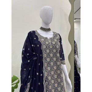 ชุดปาร์ตี้ที่สวยงามสวมด้านบนและด้านล่างด้วย dupatta ขนาด XL - Product Image 1