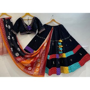 FANCY MUSELINA ALGODÓN DIGITAL IMPRESO ESPEJO TRABAJO LEHENGA CHOLI CON DUPATTA NEGRO - Product Image 2