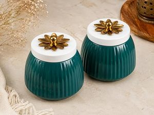 Juego de Recipientes para Especias de Metal, Color Verde Azulado, con Tapa Dorada con Diseño de Flor, Herméticos, para Almacenamiento en la Cocina, Diseño Moderno, Hechos a Mano - Product Image 1